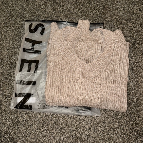 SHEIN CURVE TAN KNIT SWEATER- PLUS SIZE - Picture 4 of 6